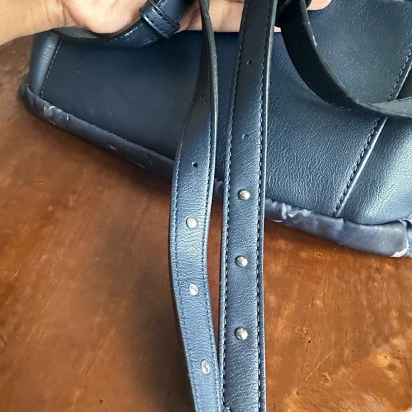 Simply Vera Wang Blue Floral Multi Pocket Bookbag - Picture 11 of 16